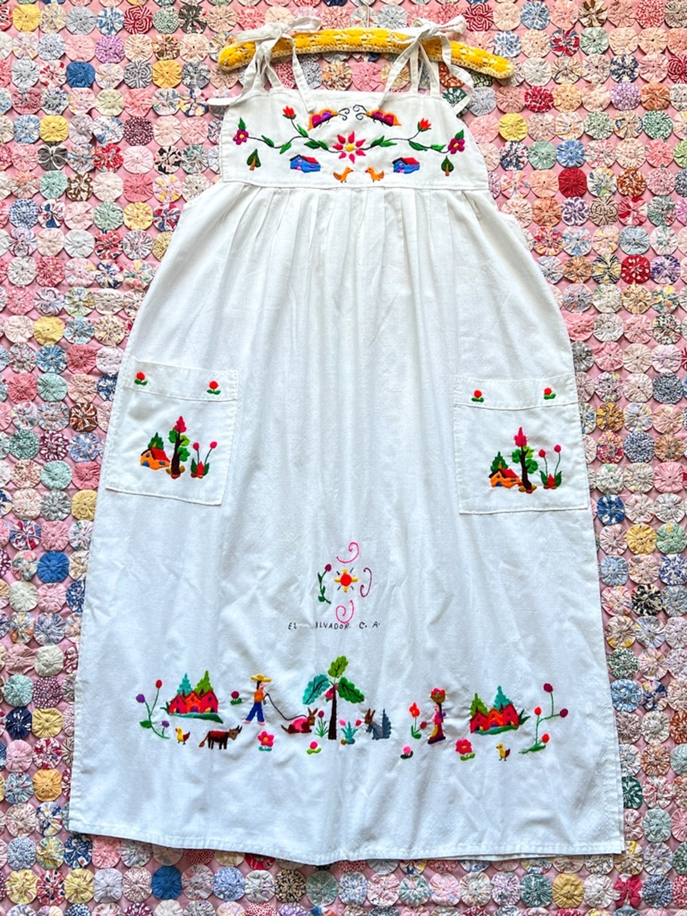 🕊️SOLD OUT🪿 Vintage El Salvador Hand Embroidered Mexican Style Dress
